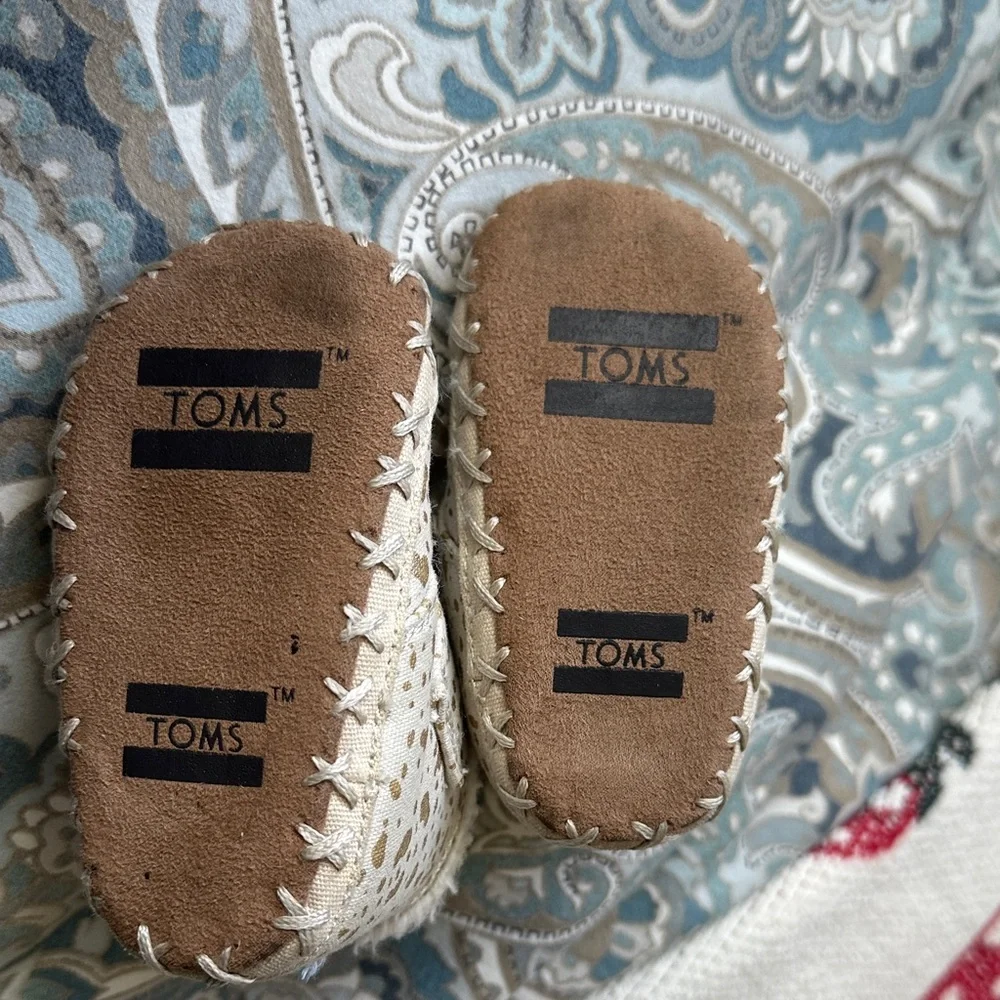 TOMS Infant Leopard-Print Cream Moccasin Booties